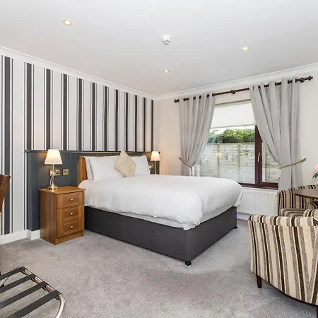 Hillview House 3*
