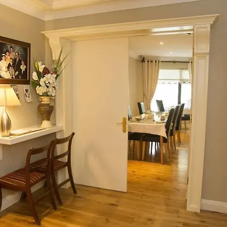 Hillview House Guest house Lusk