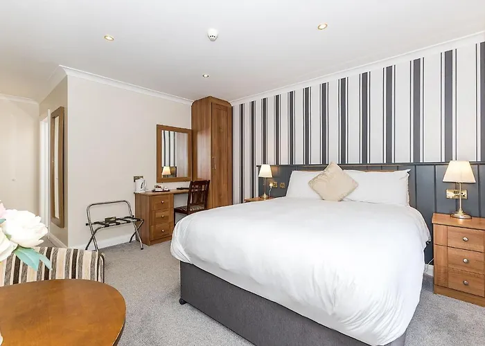 בית הארחה Hillview House 3*