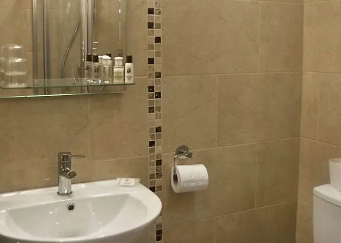 Hillview House בית הארחה 3*